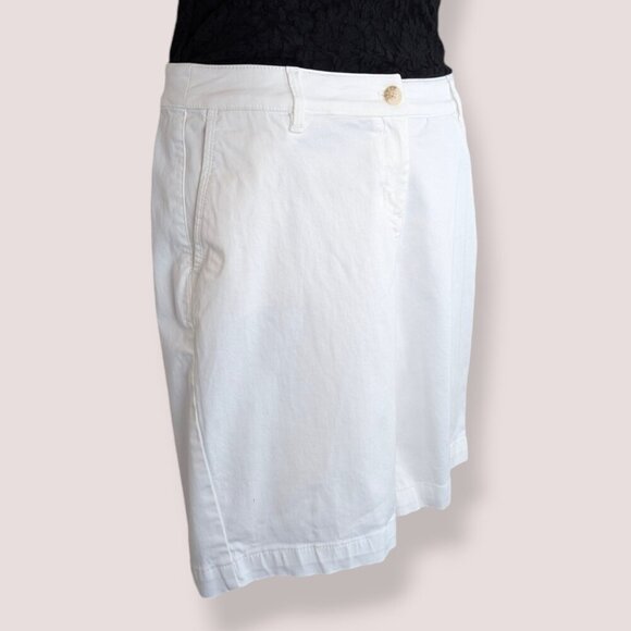 Tommy Bahama White Shorts - Picture 2 of 6
